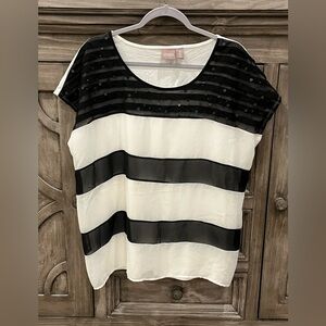 EUC Women’s CHICO’S Black/White Stripe Sequin Dressy Blouse (XL)